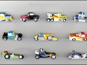 SERIE COMPLETE DE FEVES LES DRAGSTERS-VOITURES-CAMIONS-MOTOS