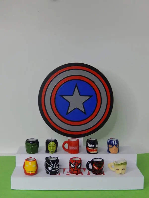 MARVEL - LES MUGS 2025 AVEC SUPPORT