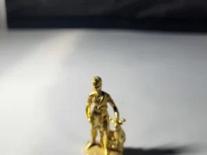 S2T4 FEVE A L'UNITE LES STATUES DOREES