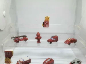 DVO11 SERIE INCOMPLETE DE FEVES LES POMPIERS ( SAUVER OU PERIR )