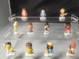DVO11 SERIE INCOMPLETE DE FEVES LES WENICONS MUSIQUES