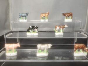 DVO11 SERIE INCOMPLETE DE FEVES LES VACHES