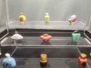 DVO11 SERIE INCOMPLETE DE FEVES LES FLACONS DE PARFUMS