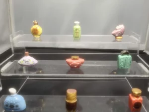 DVO11 SERIE INCOMPLETE DE FEVES LES FLACONS DE PARFUMS