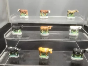 DVO11 SERIE INCOMPLETE DE FEVES LES VACHES