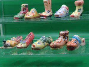 DVO15 LES CHAUSSURES HUMORISTIQUES