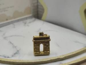 VR1F  FEVES A L'UNITE LES MONUMENTS