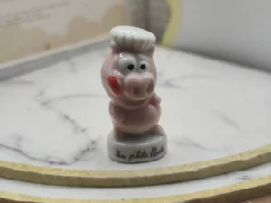 VR1E  FEVES A L'UNITE LES COCHONS