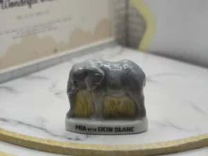 VR1E  FEVES A L'UNITE LES ELEPHANTS