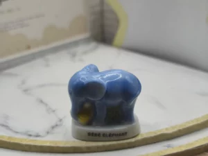 VR1E  FEVES A L'UNITE LES ELEPHANTS