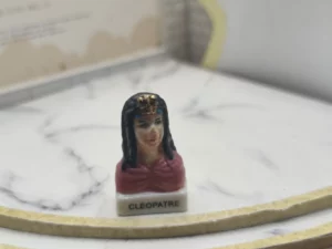 VR1C  FEVES A L'UNITE LES BUSTES EGYPTIENS